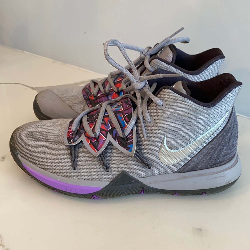 Nike Kyrie 5 BG ‘Graffiti’ SZ 5.5Y